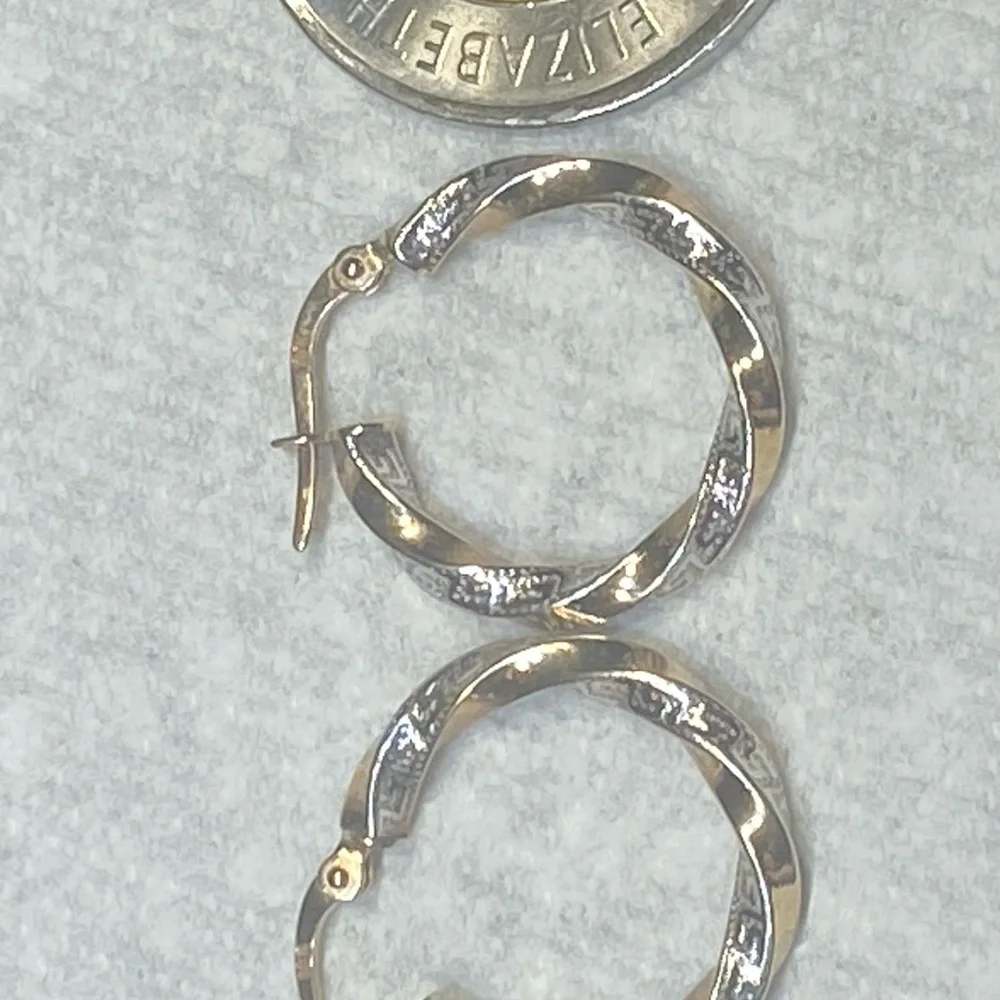 2 tone 10k gold earrings - Picture 5 of 6